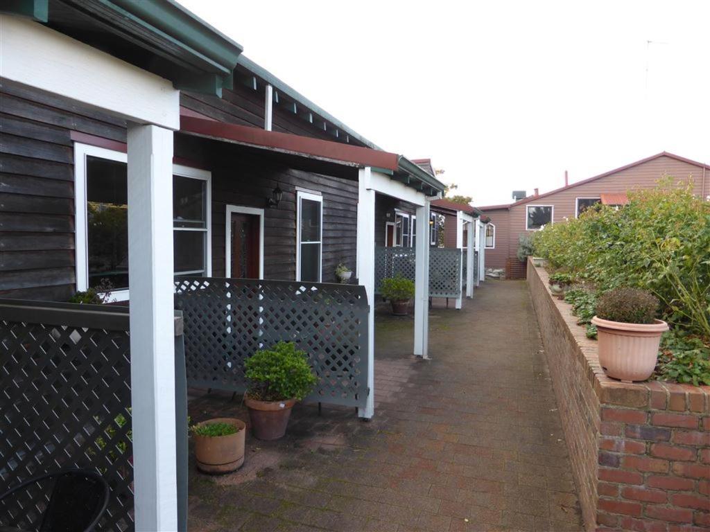 Pemberton Old Picture Theatre Holiday Apartments Exterior photo