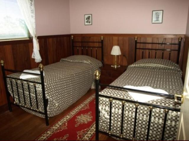 Pemberton Old Picture Theatre Holiday Apartments Room photo