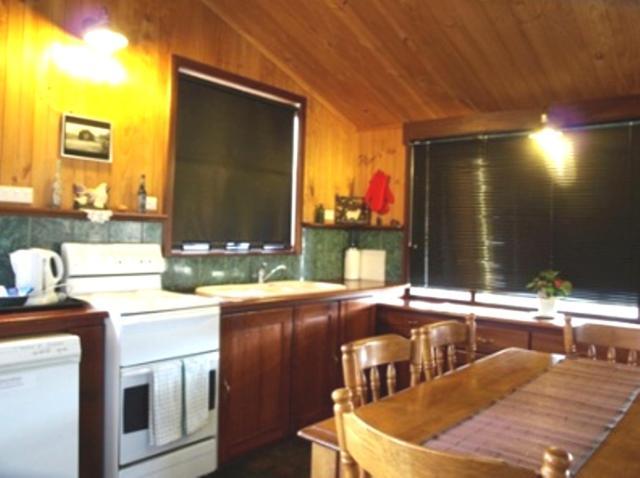 Pemberton Old Picture Theatre Holiday Apartments Room photo