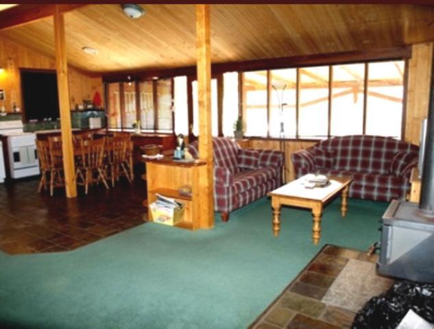 Pemberton Old Picture Theatre Holiday Apartments Room photo